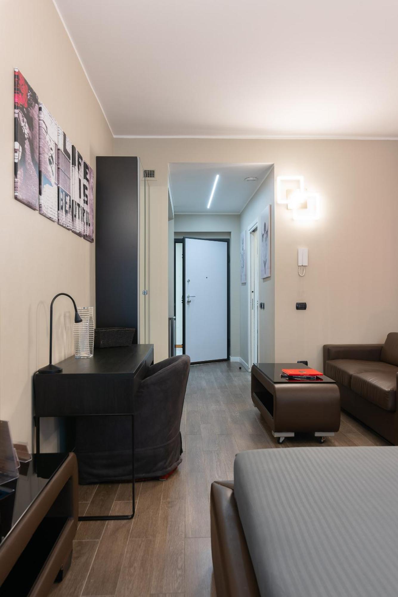 Double L Luxury Suite Milan Exterior photo